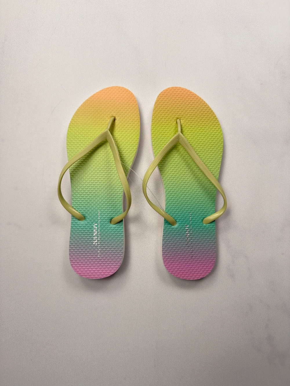 Old Navy Rainbow Gradient Flip Flops Casual Summer Beach Sandals - Women 8